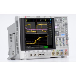 DSOX4054A Oszilloskop von Keysight, Schrägansicht